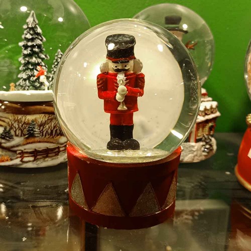 Snowglobe 09 9cm