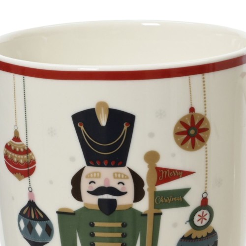 Taza de Porcelana con Cascanueces