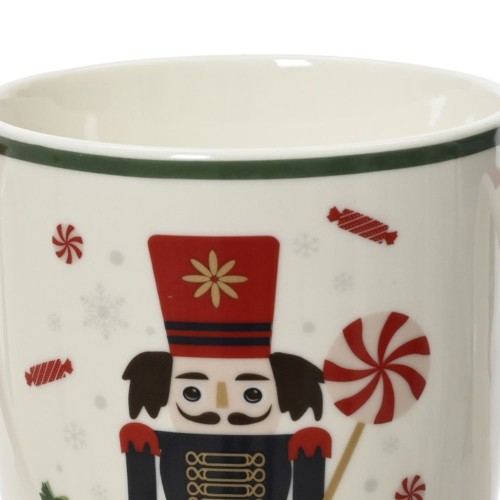Taza de Porcelana con Cascanueces