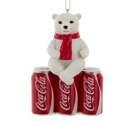 Adorno Cachorro de Oso sobre Pack de 6 Coca-Cola